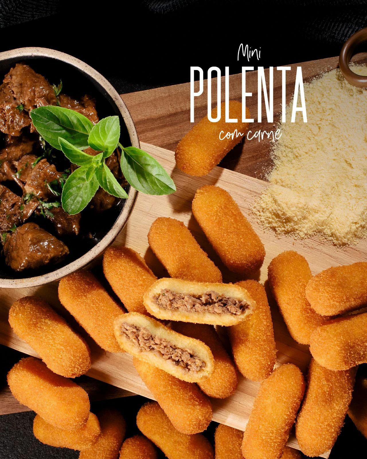 Mini polenta com carne
